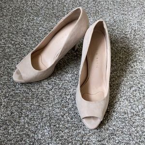 Kelly and Katie Nude Peep toe Pumps